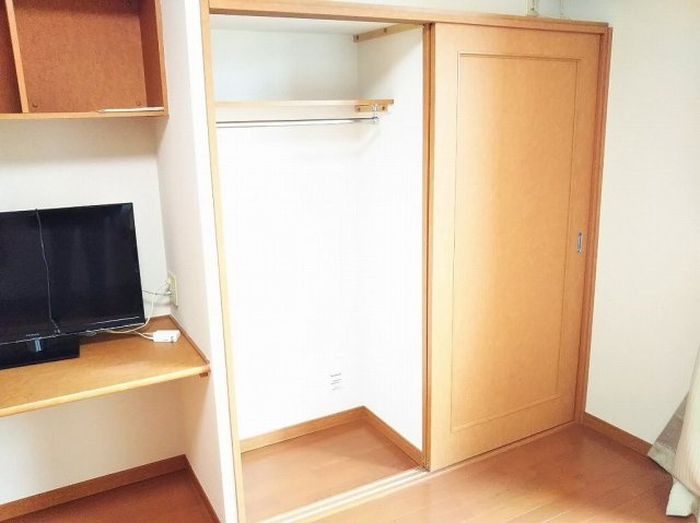 レオパレスメゾンオドラントの収納|画像8