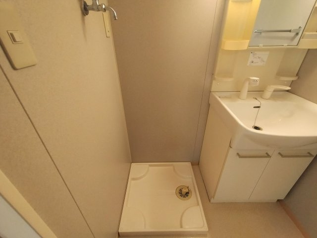 リビングタウン榎戸C棟の洗面所