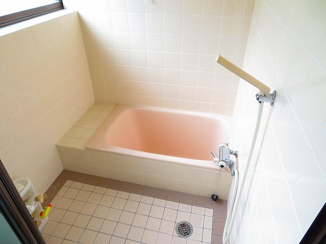 高知市 横浜新町一丁目 中古戸建ての浴室