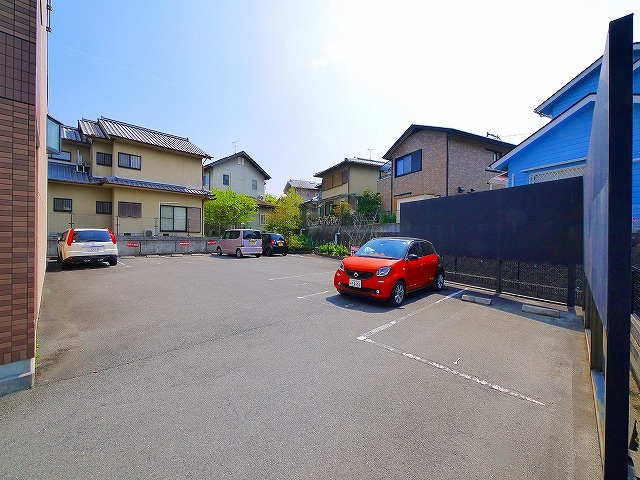 TMコーポの駐車場|カースペースがあります
