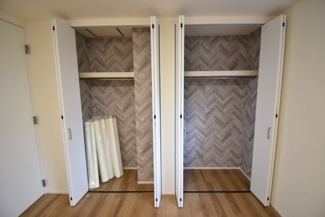 【収納】 | 久我山1丁目　新築戸建 | 17.3帖のLDKは勾配天井やトップライトで解放的に演出♪♪玄関ホールには手洗いボウルを設置致しました！6帖台のお部屋がふたつある４LDK＋P、ご内覧可能です！