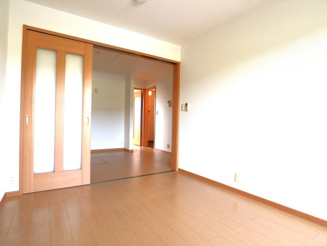 ハイデヒルズ黒瀬の洋室