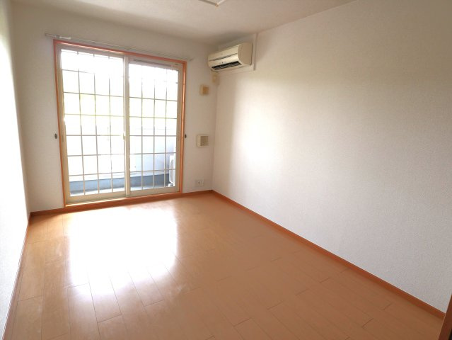 ハイデヒルズ黒瀬の洋室