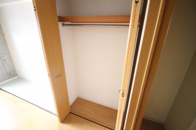 【収納】 | ピッコロモンド | 洋室6帖　大きな収納がありますよ♪