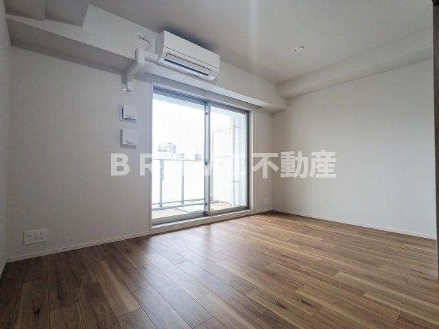 Vievle靭公園Q BRAVI不動産の居間・リビング