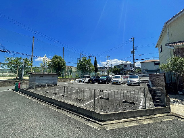 出合モータープールの駐車場