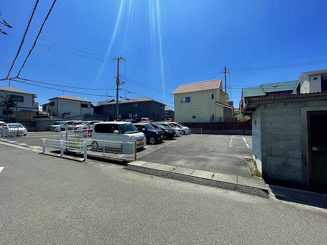 出合モータープールの駐車場