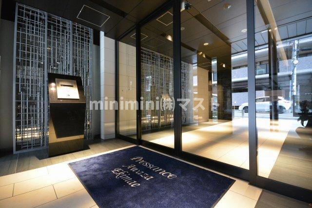 プレサンス阿波座駅前のエントランス