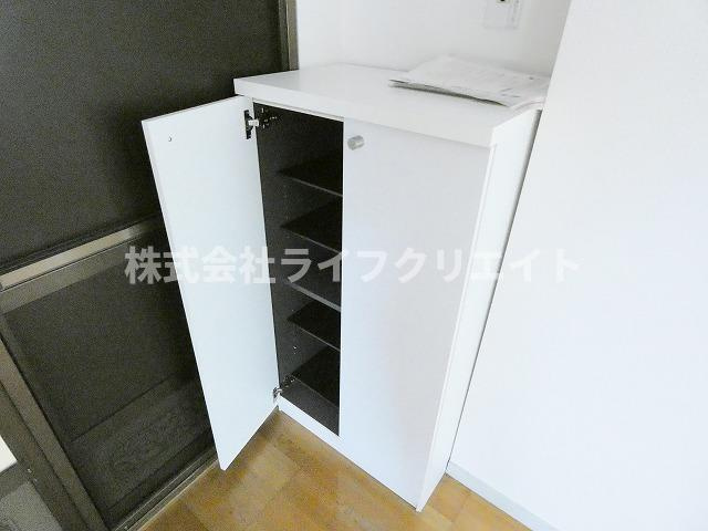 NK第5ビルの玄関