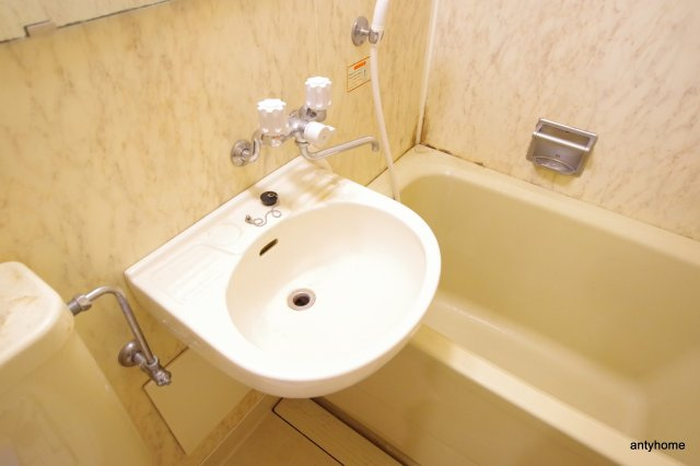 ラ・レジダンス・ド京橋　仲介手数料無料の収納