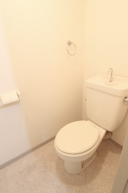 第５グランドハイツ服部のトイレ|シンプルで使いやすいトイレです