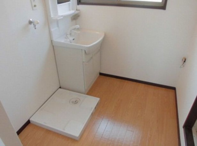 【独立洗面台】 | アーバン中山 | 独立洗面化粧台が付いています