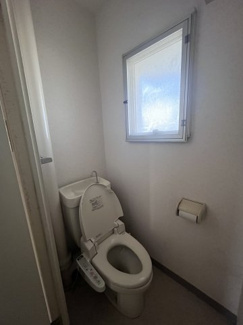 【洋室】 | 内野中央１号棟 | 2023年3月時点の写真です。