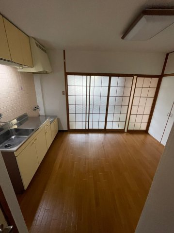 仲介手数料0円！！関ハイツの居間・リビング