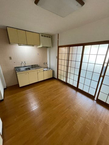 仲介手数料0円！！関ハイツの居間・リビング