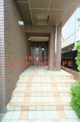 イーズガーデン中央【キャッシュバック対象物件】のエントランス|毎日通るエントランスはこのようになっています