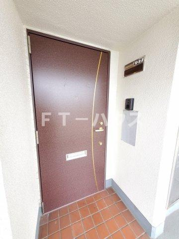 津田沼十番街ビルの玄関