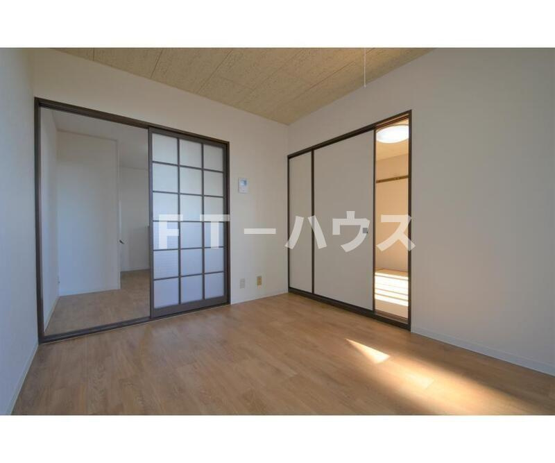 レプリントンハイツＡ棟の居間・リビング