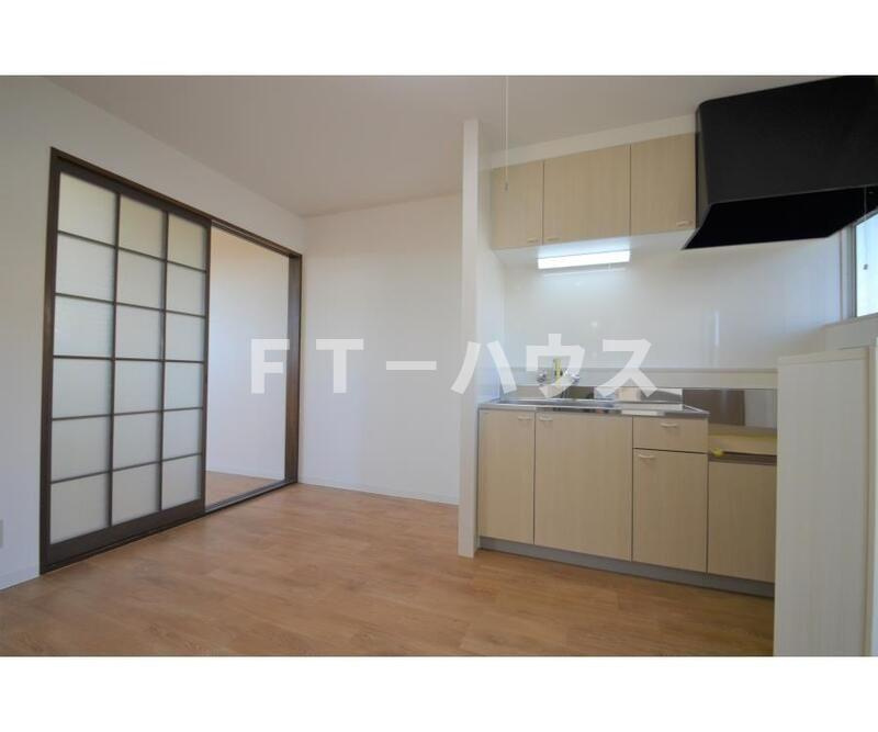 レプリントンハイツＡ棟の居間・リビング