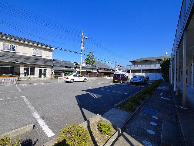 カルチェ本町の駐車場|駐車場に車を止められます