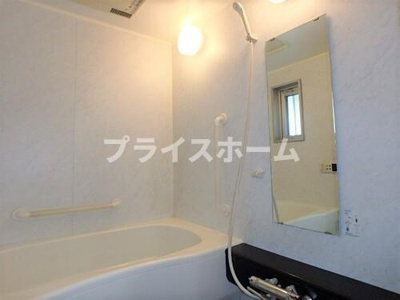 【浴室】 | ジョイナス吉塚 | バス：浴室※前回募集時の写真２０１６年３月撮影     （2016年3月撮影）
