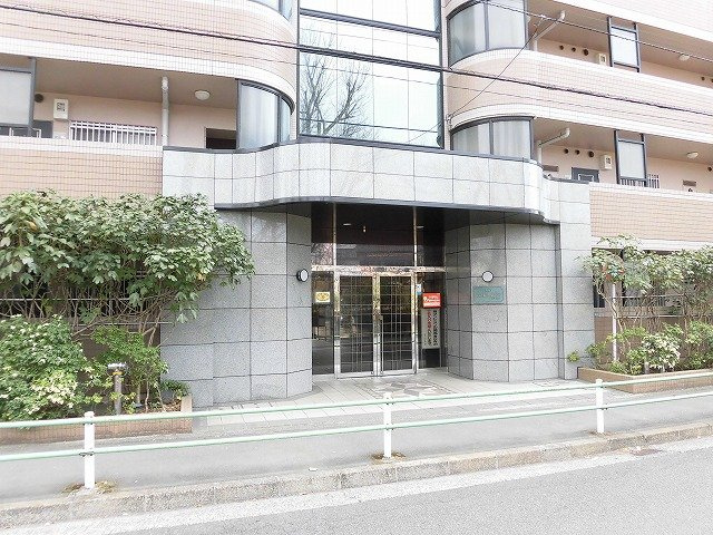 リベルテメノユのエントランス