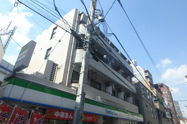 ラバーズパークの外観