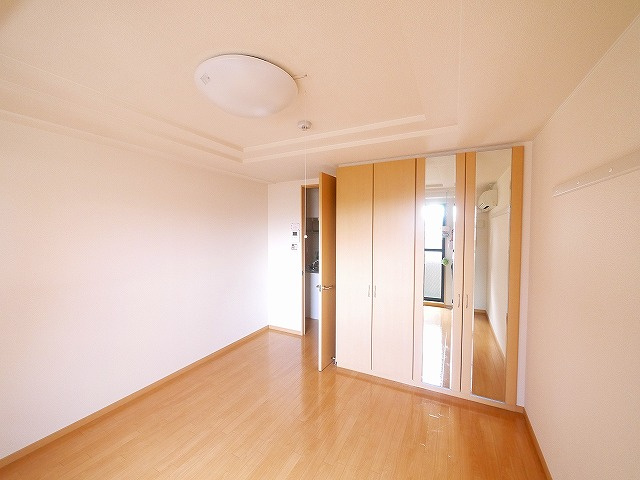 グリーンフィール大宮の寝室|使い勝手のいい部屋です