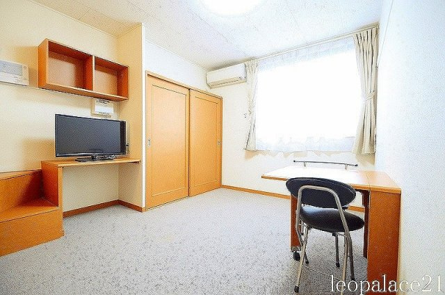 レオパレスエクセレント.10の居間・リビング