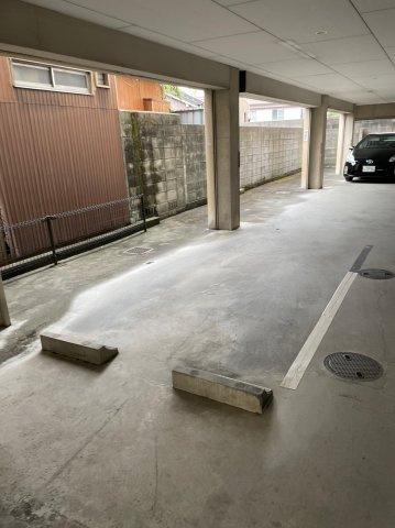 仲介手数料0円！！ハーモニアス桜山の駐車場