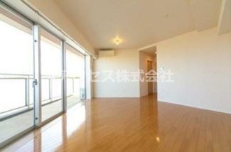 【居間・リビング】 | ※同建物別室、参考写真