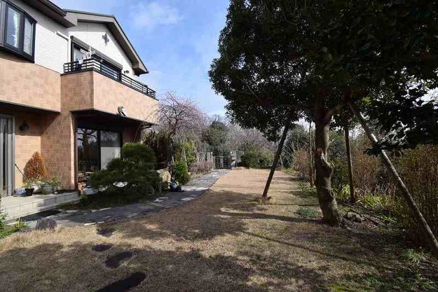 【外観】 | 大室高原別荘地　戸建 | お庭も広く家庭菜園ができます。