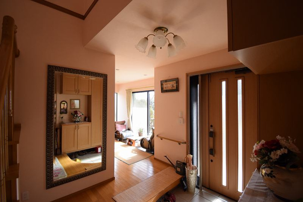 【玄関】 | 大室高原別荘地　戸建 | 広い玄関です。