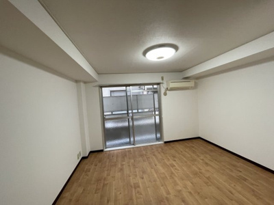 【居間・リビング】 | プレアール上新庄３ | ゆったりとした居間です