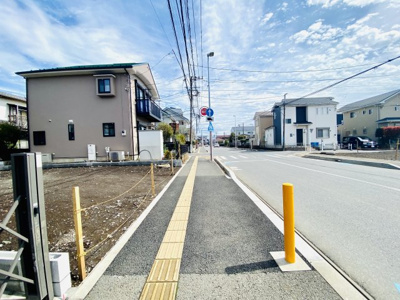 【前面道路含む現地写真】 | ☆整形地・南道路！駅まで平坦真直ぐ徒歩１０分☆藤沢市亀井野４丁目／建築条件なし売地