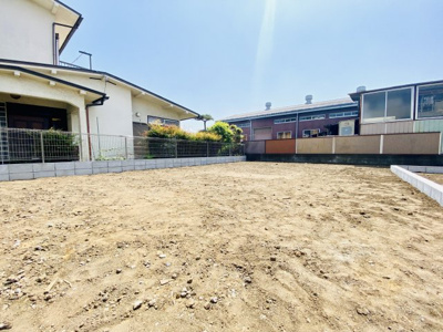 【外観】 | ☆Ｗカースペース×子育て×お買物×通勤通学＝良好住環境☆建築条件なし売地／綾瀬市上土棚南２丁目 | 【区画②】奥の区画です。通路のアプローチデザインをこだわってみたり、隠れ家ベースのような遊び心を取り入れた家造りもお面白そうですね！