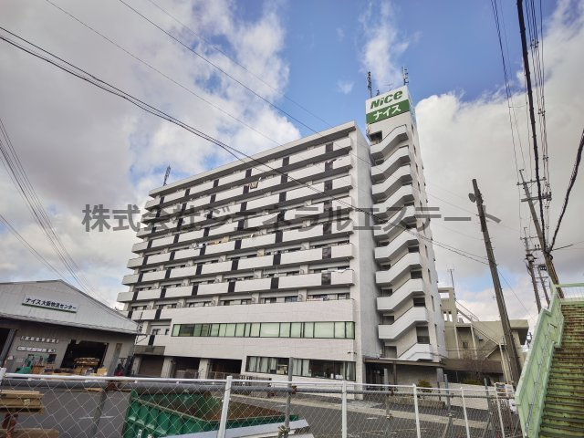 アクティ寝屋川の外観