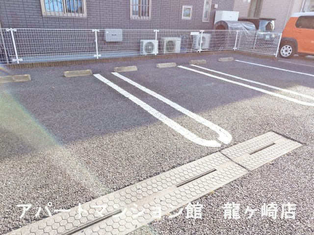 エスポアールの駐車場