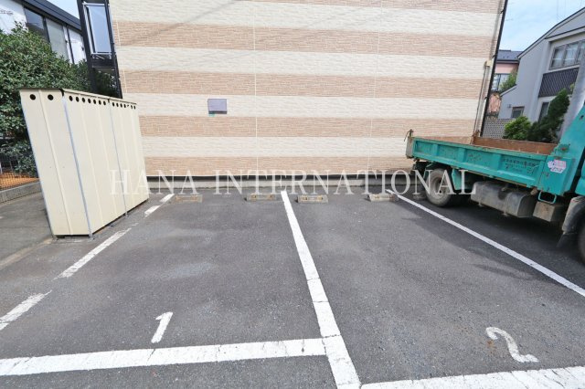 セルリアンの駐車場