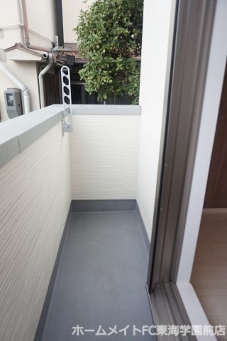 熊本市中央区黒髪２丁目のアパートのバルコニー