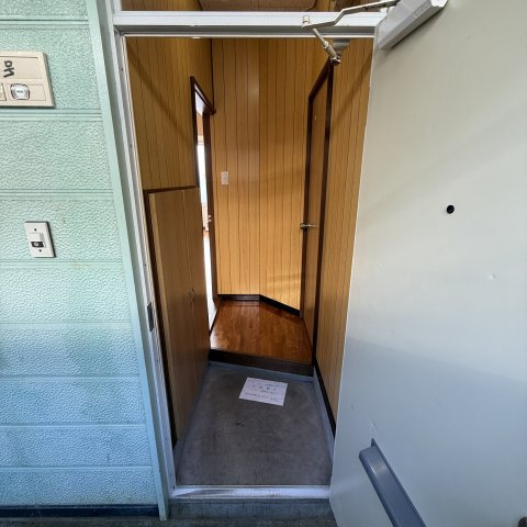 学）大昭グリーンヒル１の玄関