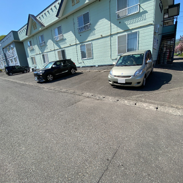 学）大昭グリーンヒル１の駐車場