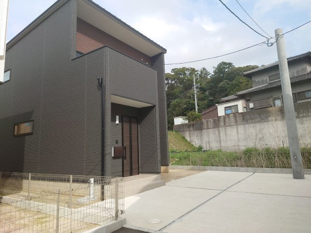 【Luminous－ルミナス－】－フタバホームー小倉南区長尾4丁目　【小倉南区　新築戸建て】の外観|駐車スペースは３台可能♪