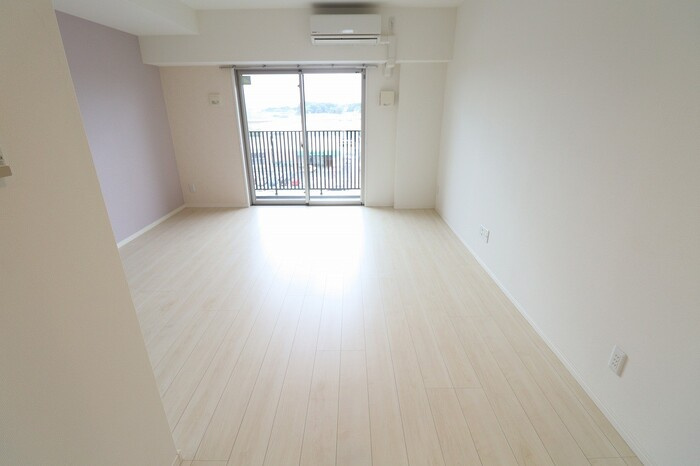 エキスポコンフォート Ⅱの居間・リビング|洋室