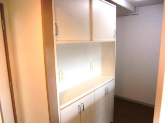 【キッチン】 | ウエルメゾン江坂 | キッチン造り付け棚★（同タイプ部屋より）