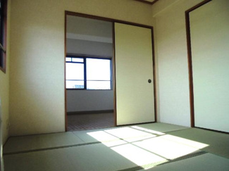 【内装】 | ウエルメゾン江坂 | 和室と洋室をくっつけれます★（同タイプ部屋より）