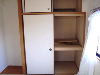 【収納】 | ウエルメゾン江坂 | 和室4.5畳押入れ★（同タイプ部屋より）