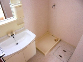 【洗面所】 | ウエルメゾン江坂 | 室内洗濯機置場★（同タイプ部屋より）