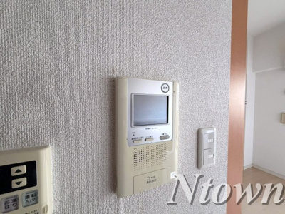 【セキュリティ】 | プレサンス名古屋駅前プラチナム | モニタ付きインターホンです。
