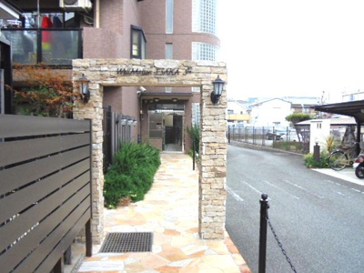 【エントランス】 | ウェルメゾン江坂 | オシャレなエントランス★